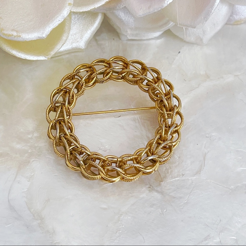 Vtg Gold Tone Double Link Circle Statement Brooch